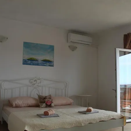 Nikola Leko 3* Hvar Town