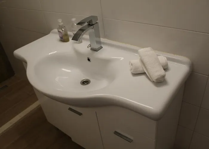 Nikola Leko 3* Hvar Town