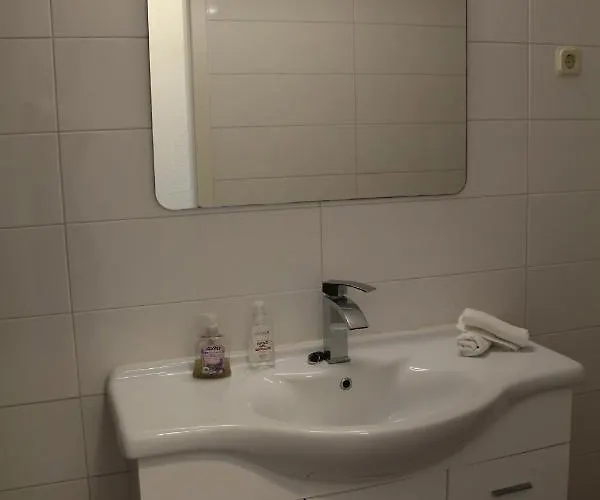 Konukevi Nikola Leko 3*