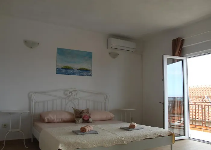 Nikola Leko 3* Hvar Town