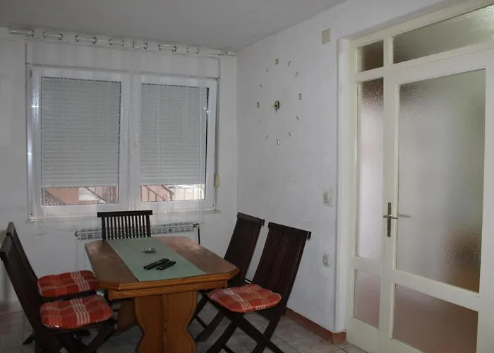 Nikola Leko 3* Hvar Town