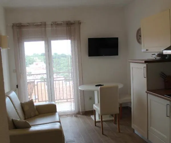 Nikola Leko Konukevi 3*